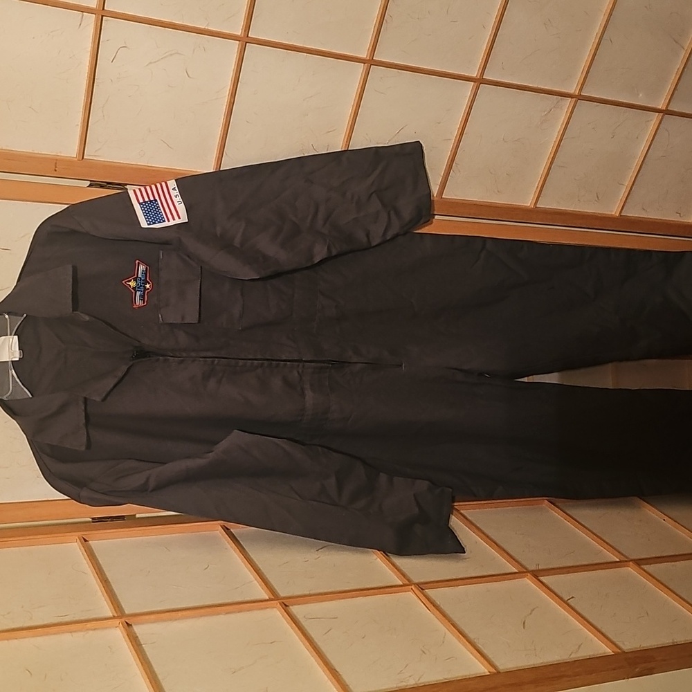 Kids Army Green Top Flight Airmen Jumpsuit/Halloween Costume in a Size Large